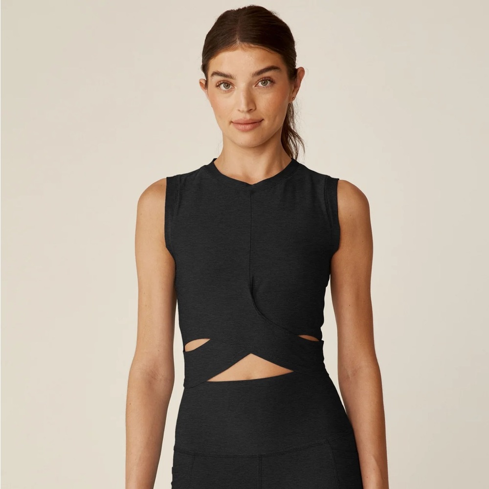 Beyond Yoga cross front tee